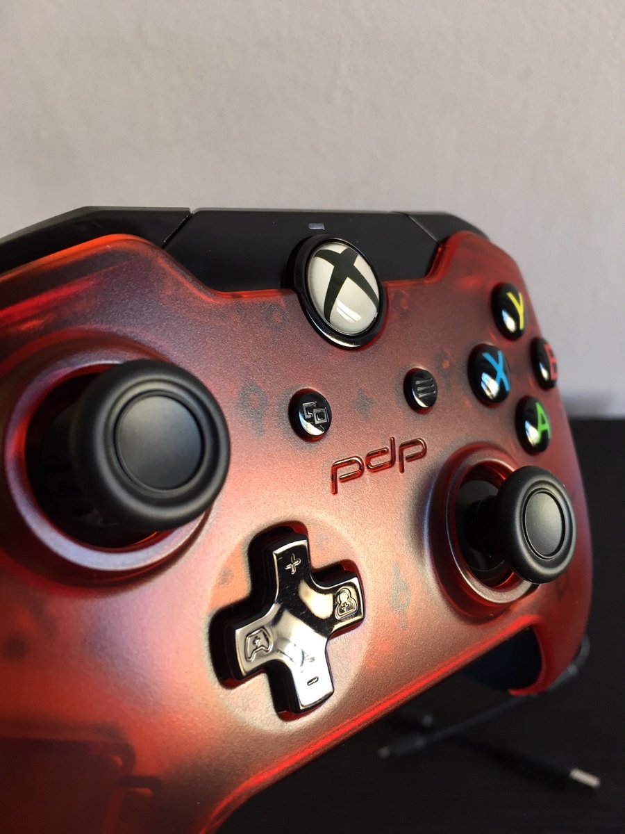 manette boutons et joysticks analogiques